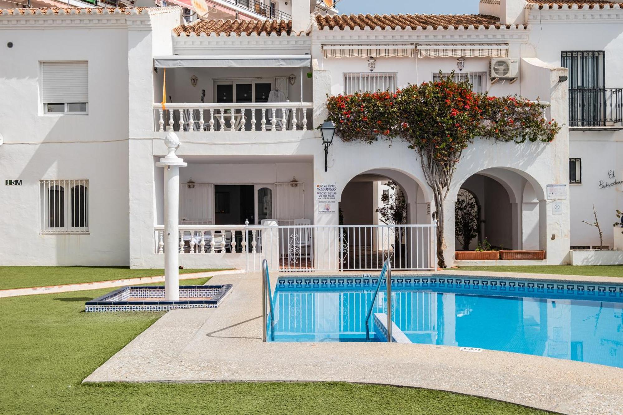 Bright spacious 1 bed apartment Nerja Exterior foto