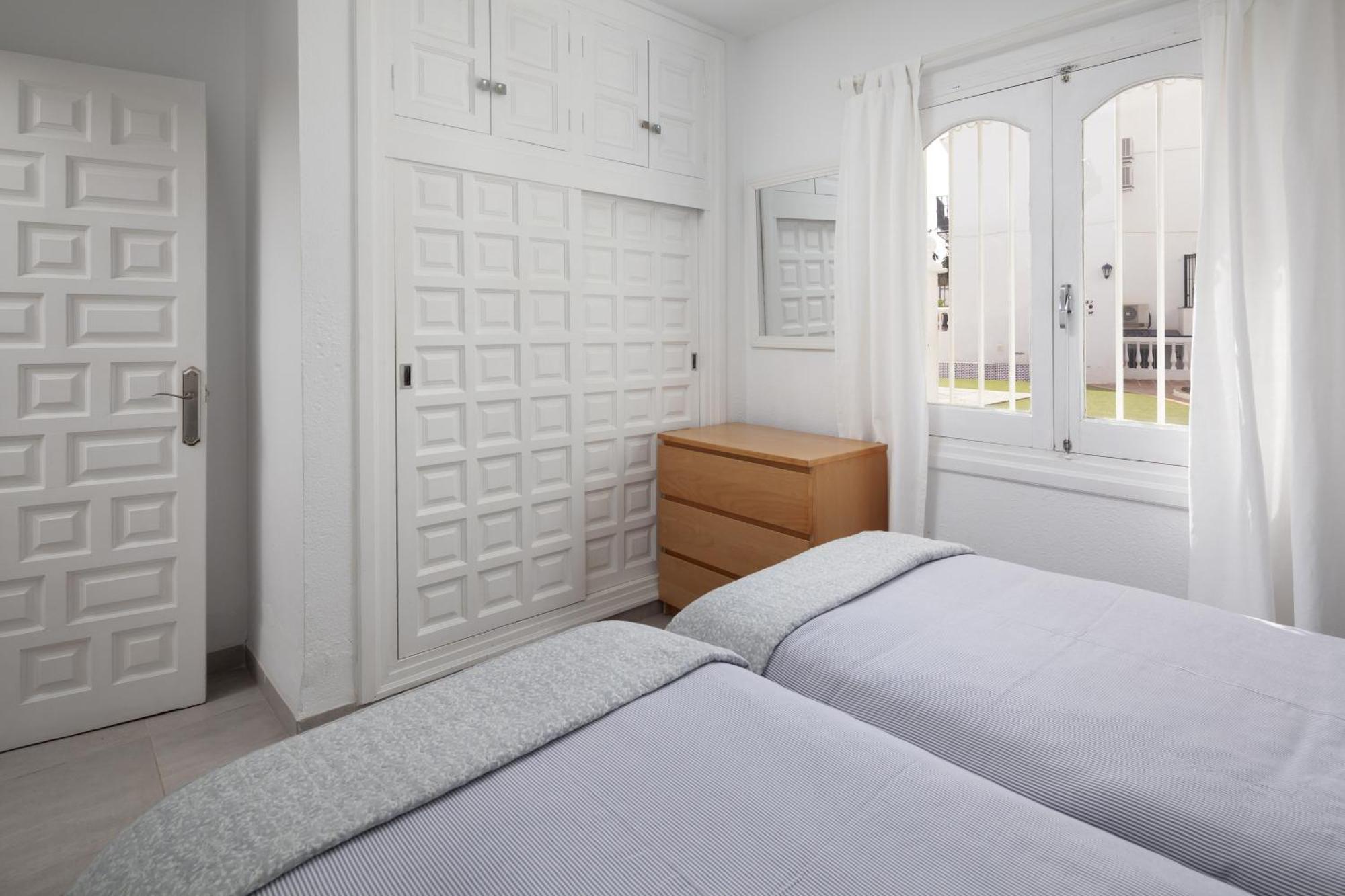 Bright spacious 1 bed apartment Nerja Exterior foto