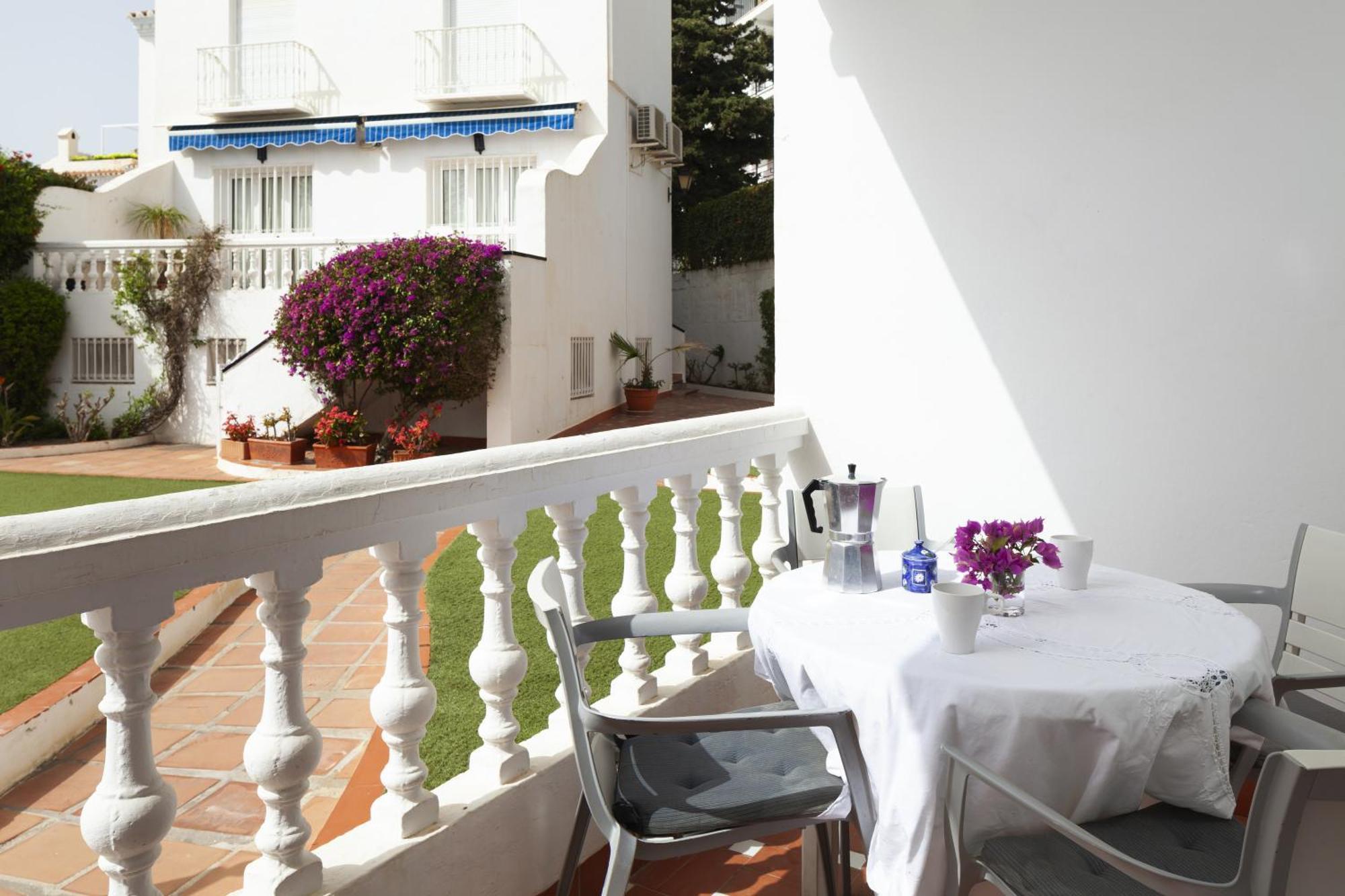 Bright spacious 1 bed apartment Nerja Exterior foto