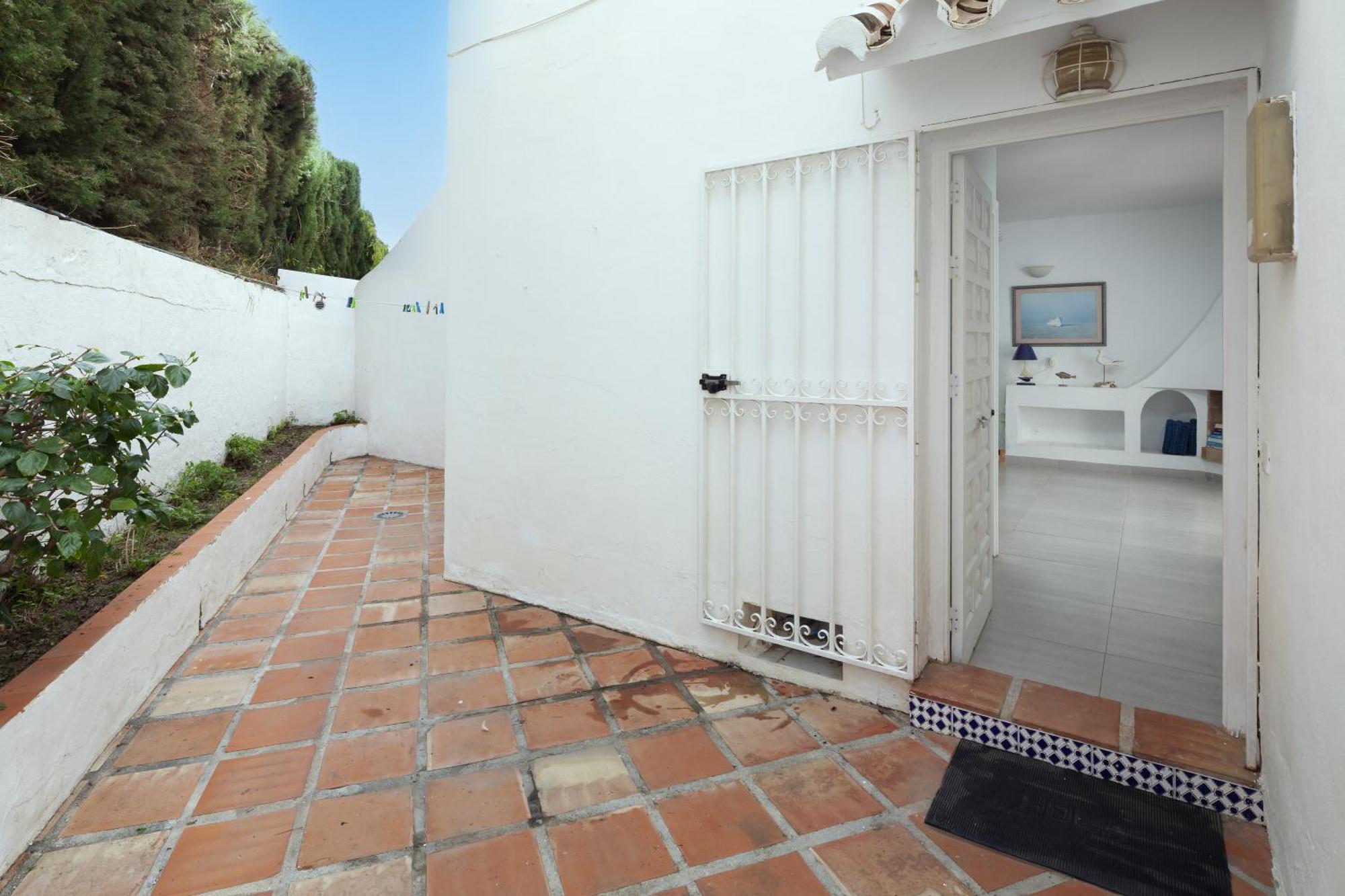 Bright spacious 1 bed apartment Nerja Exterior foto